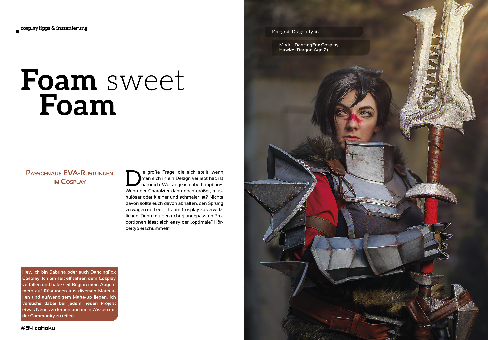 Artikel ‚Foam sweet Foam – Passgenaue EVA-Rüstungen im Cosplay‘ in Cohaku #44. Abgebildet ist DancingFox Cosplay als Hawke aus Dragon Age 2 in einer detaillierten EVA-Schaumrüstung, fotografiert von Dragonflypix.